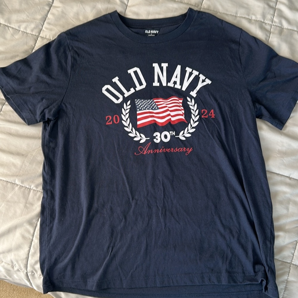 Men’s large Old Navy 2024/ 30th anniversary edition shirt